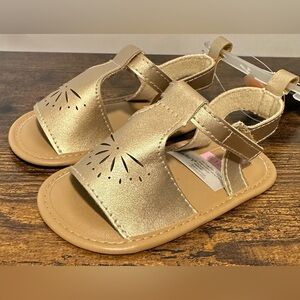 Carters Baby Girls Gold Velcro Sandals NWT Size 4 (9-12 months)